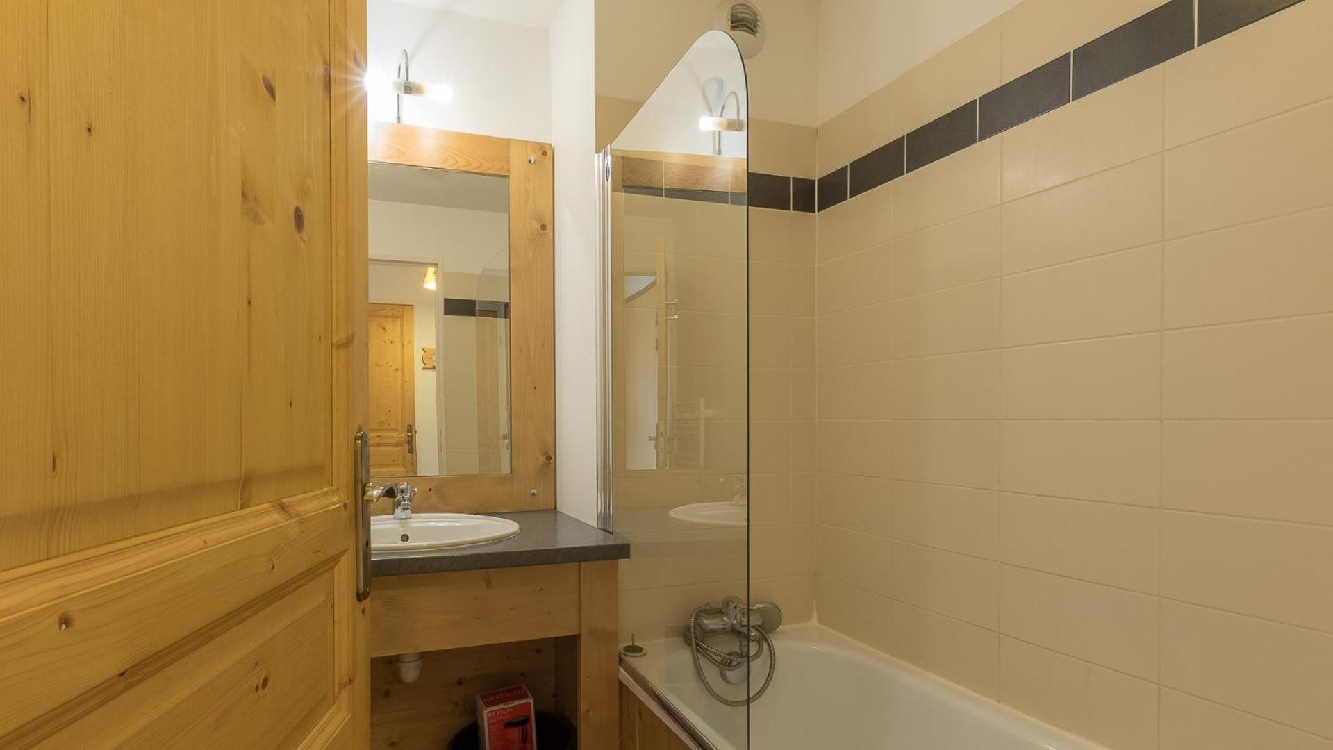 B203- Appartement 2 pieces cabine 6 personnes Orcières Esterno foto